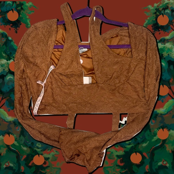 Oh Polly "Oryx top" NWT NEVER WORN - Picture 4 of 5